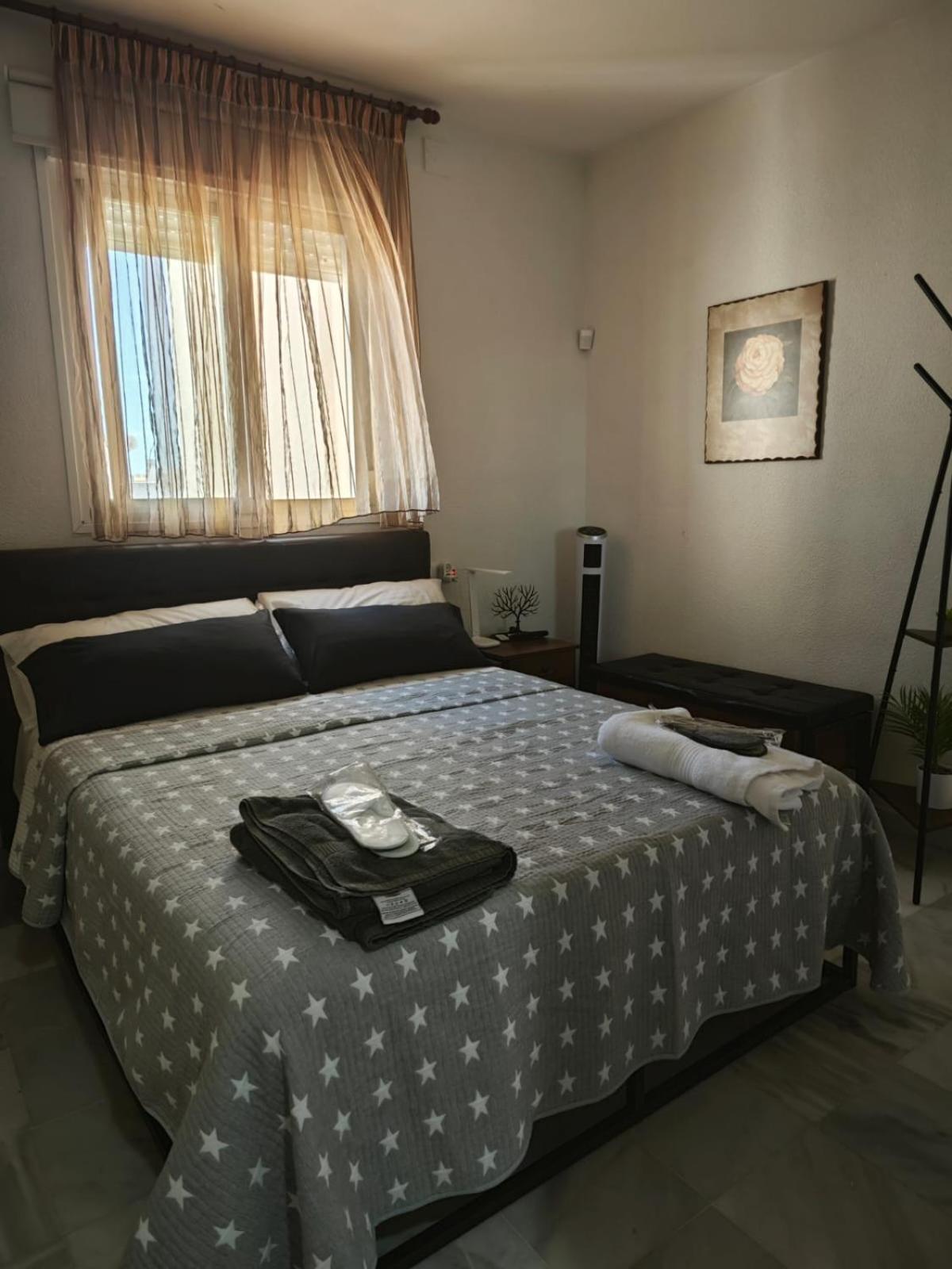 Fantastico Atico Con Terraza, Garaje, Wifi, Con Todo Para Playa, Piscina Y Casa Y No Facturar Maletas! El Portil Zewnętrze zdjęcie